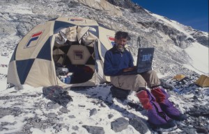Transmitiendo una crónica desde el Everest