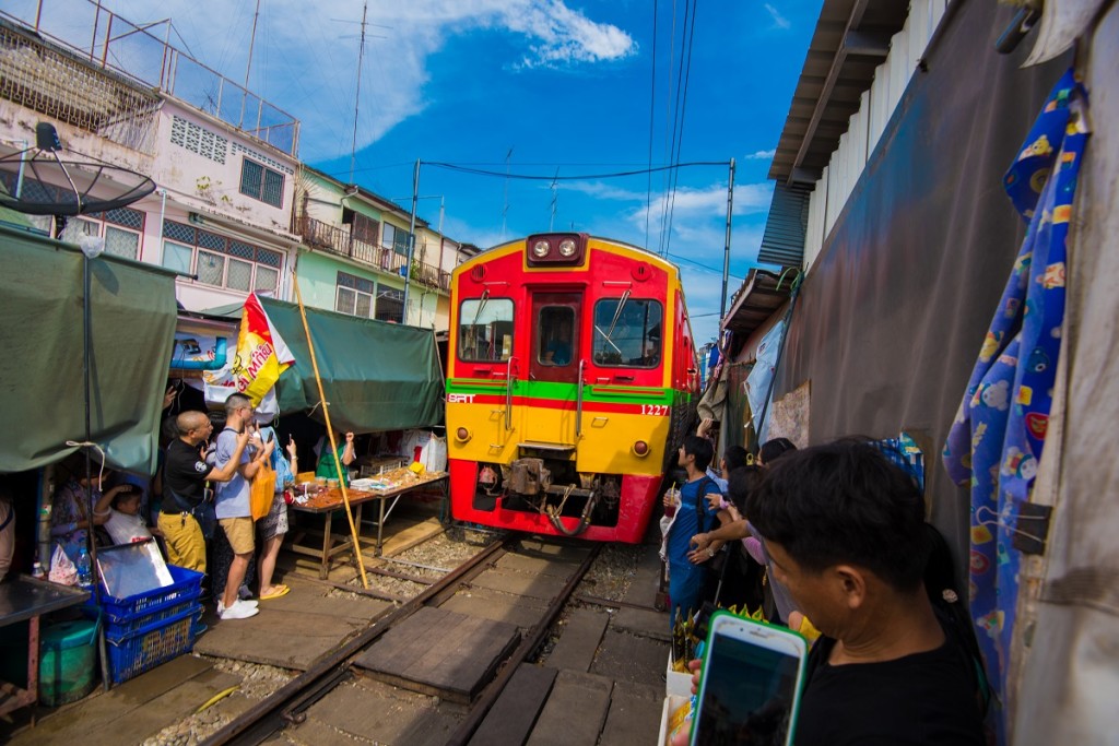 Rom Hup Market at Mae Klong, Samut Songkram